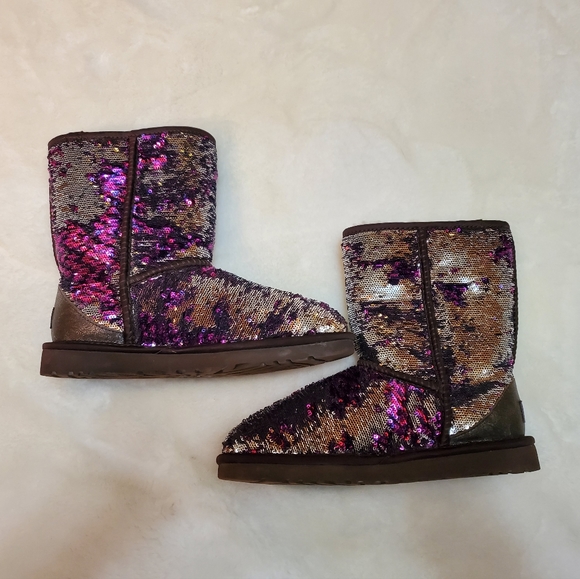 Ugg Classic Short 2-Tone Reversible Sequin Purple Silver Boot Size 7 - Picture 6 of 13